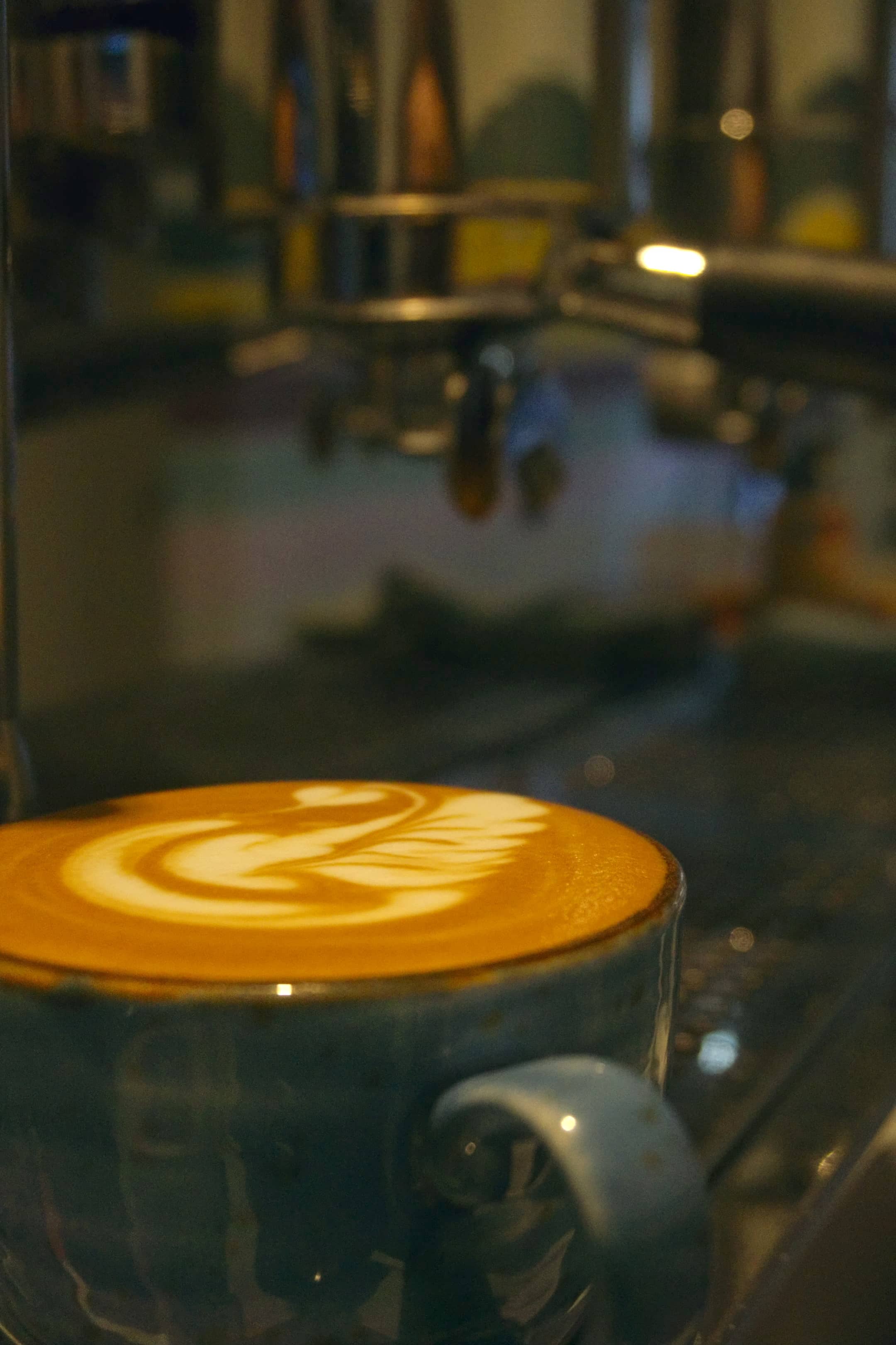 Café servido en una cafetería